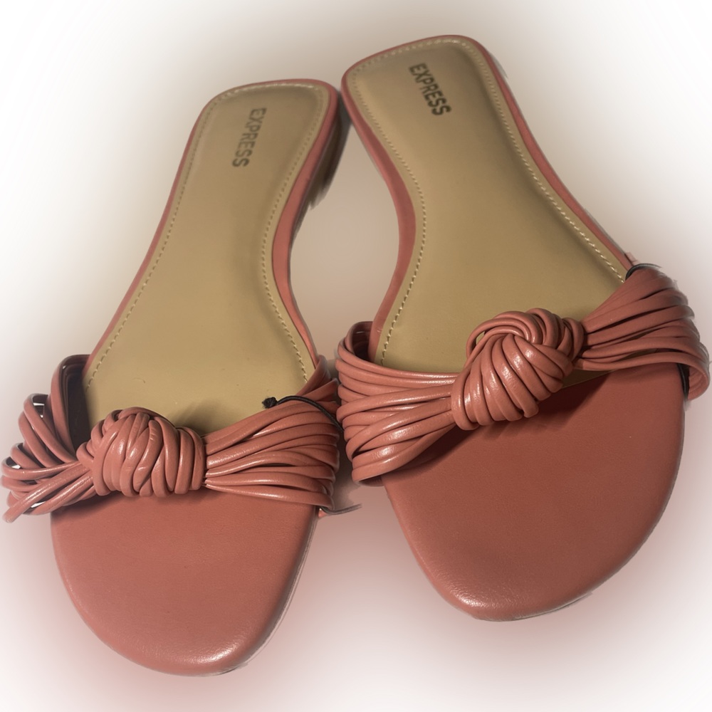 Express Knot Peach/Coral Sandals Brand New Woman’s Size 7